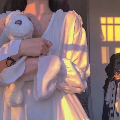 前程似锦的女孩海报